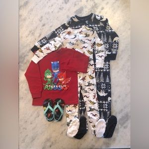 Kids Toddler Boy Clothing Pajamas & Flip Flops Set in Excellent Condition! 4T-6T